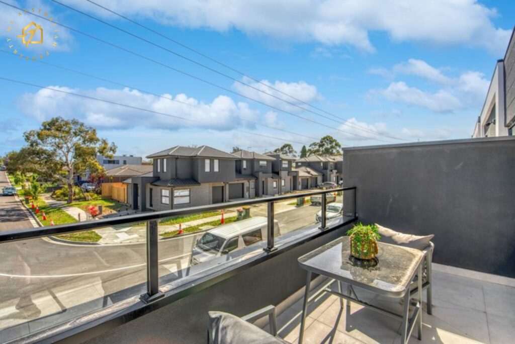 TOWNHOUSE IN BUNDOORA MELBOURNE